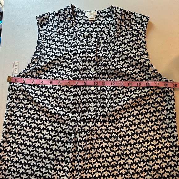 J. Crew Womens Printed Tuxedo Top Bird Navy Blue White Sleeveless size 6 - Picture 4 of 6